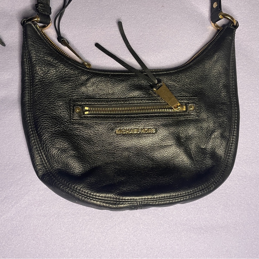 Michael Kors Black Shoulder Bag Zipper Closure